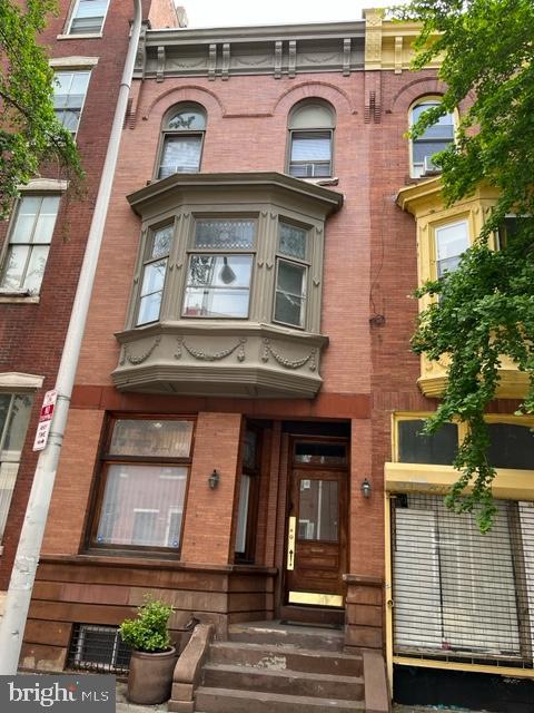 423 South 15th Street, Unit 2 Philadelphia, PA 19146 - Photo 1 of 6 front view of a building