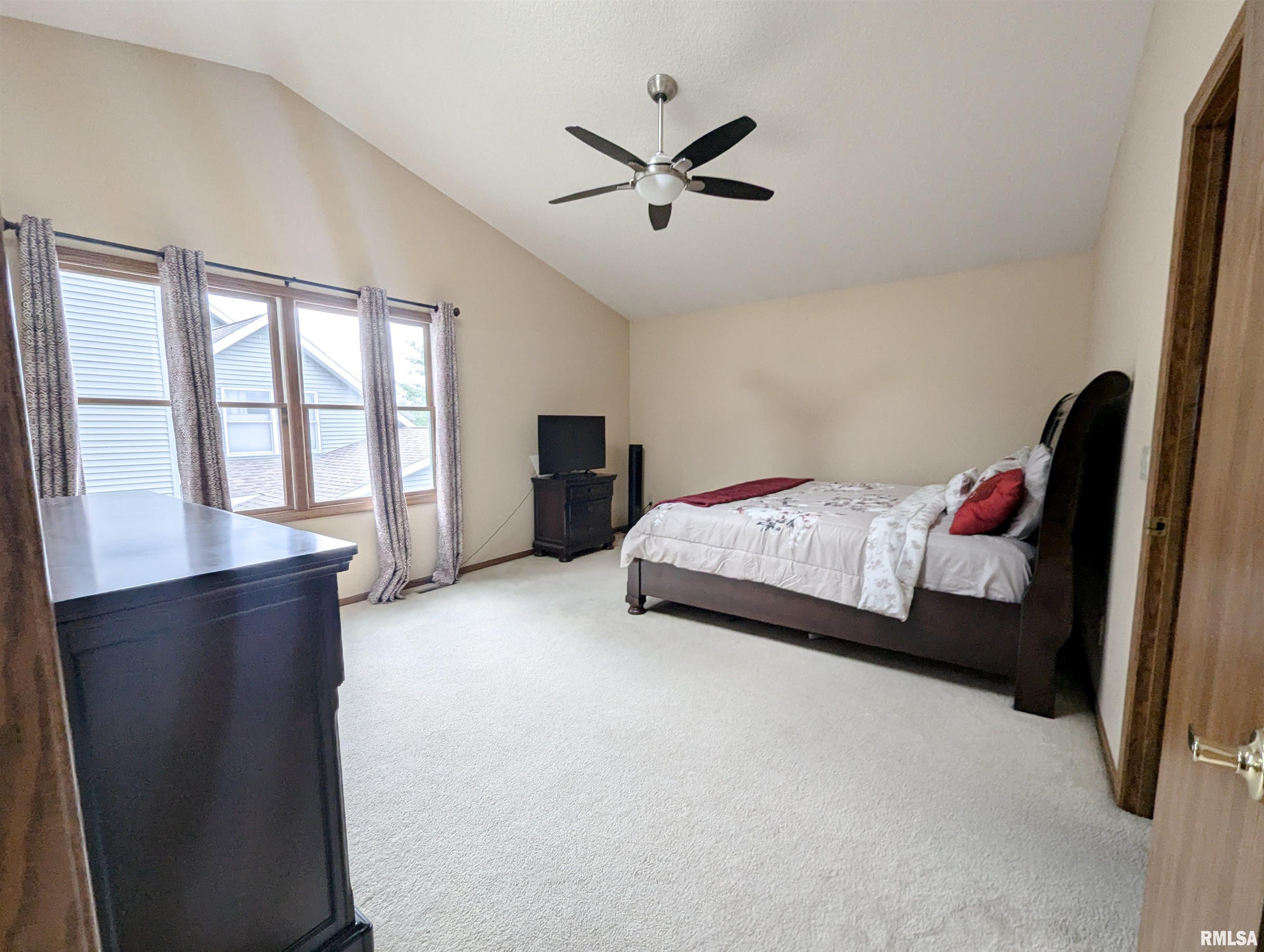 3753 Raleigh Avenue Bettendorf, IA 52722 - Photo 11 of 39 Gallery Image 11