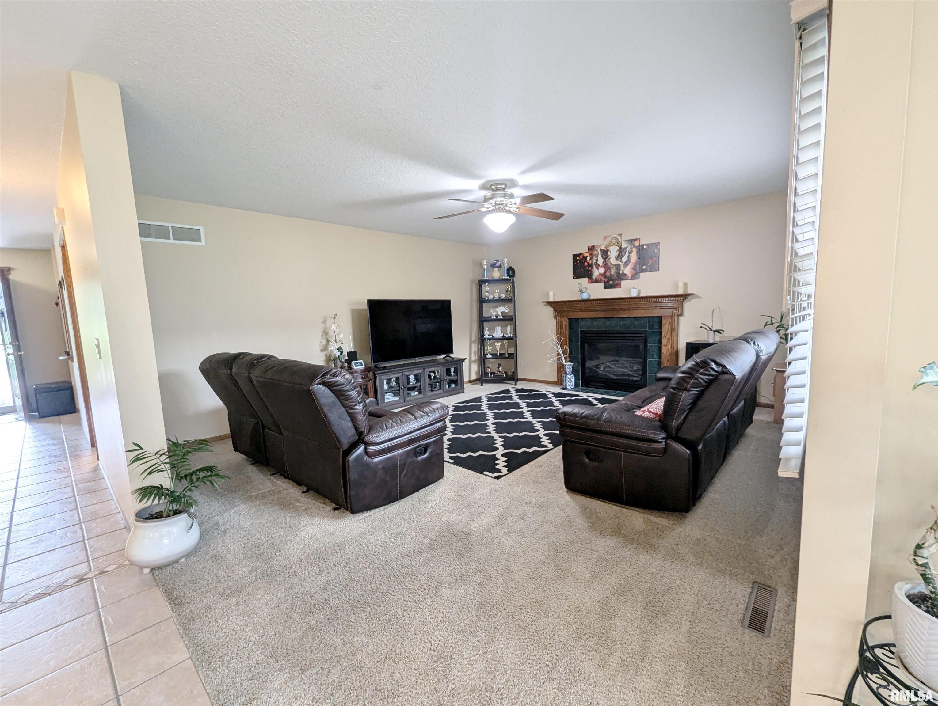 3753 Raleigh Avenue Bettendorf, IA 52722 - Photo 8 of 39 Gallery Image 8