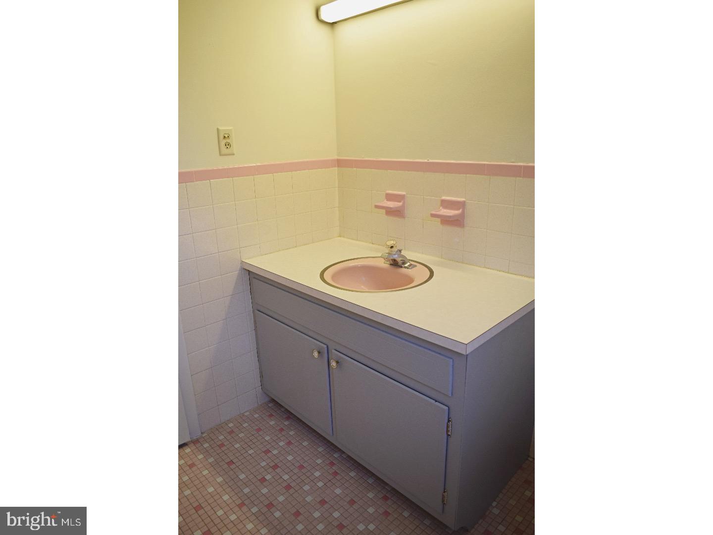 526 Weidman Avenue Sinking Spring, PA 19608 - Photo 21 of 25 Master Bathroom