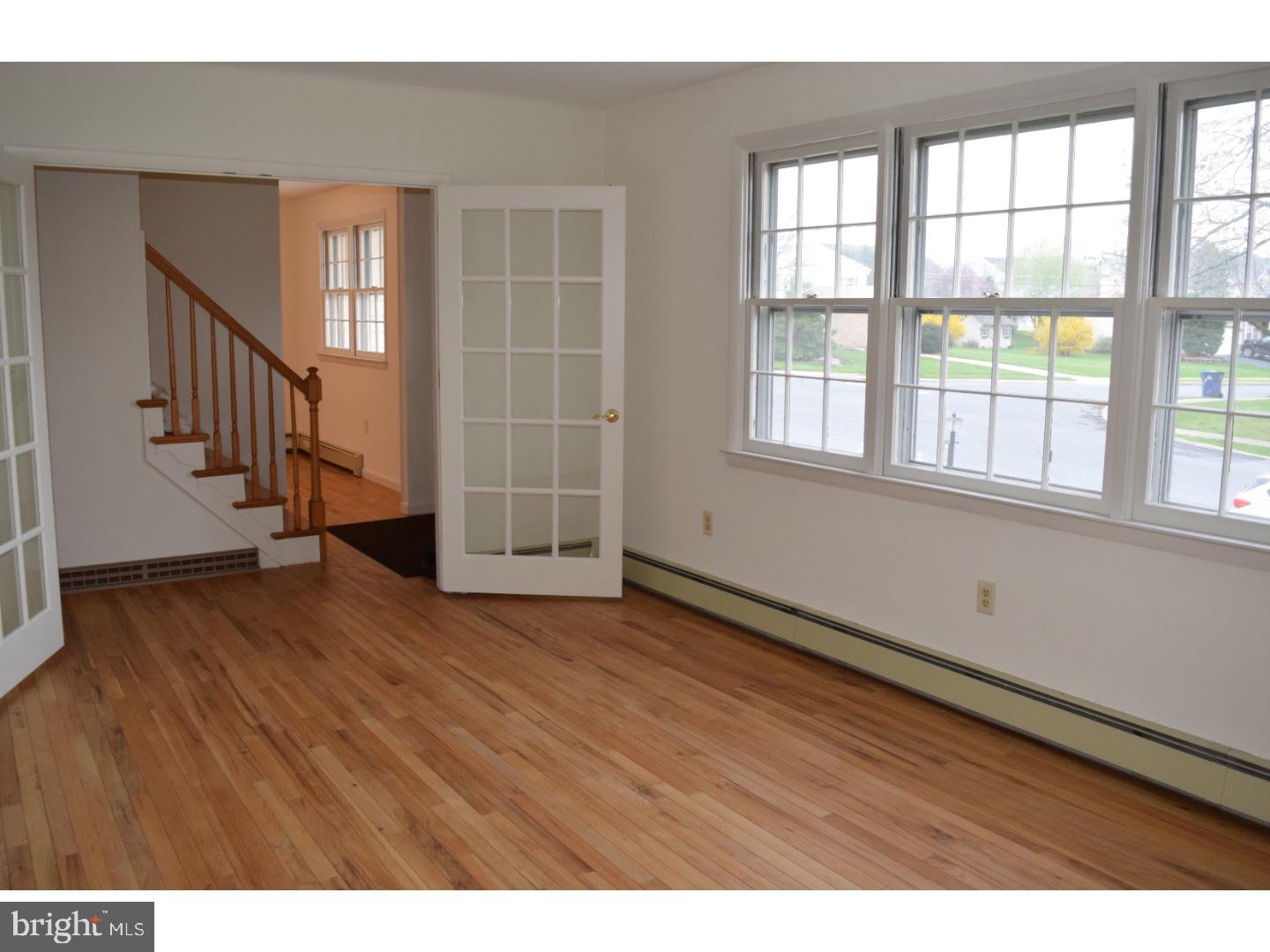 526 Weidman Avenue Sinking Spring, PA 19608 - Photo 4 of 25 Living Room