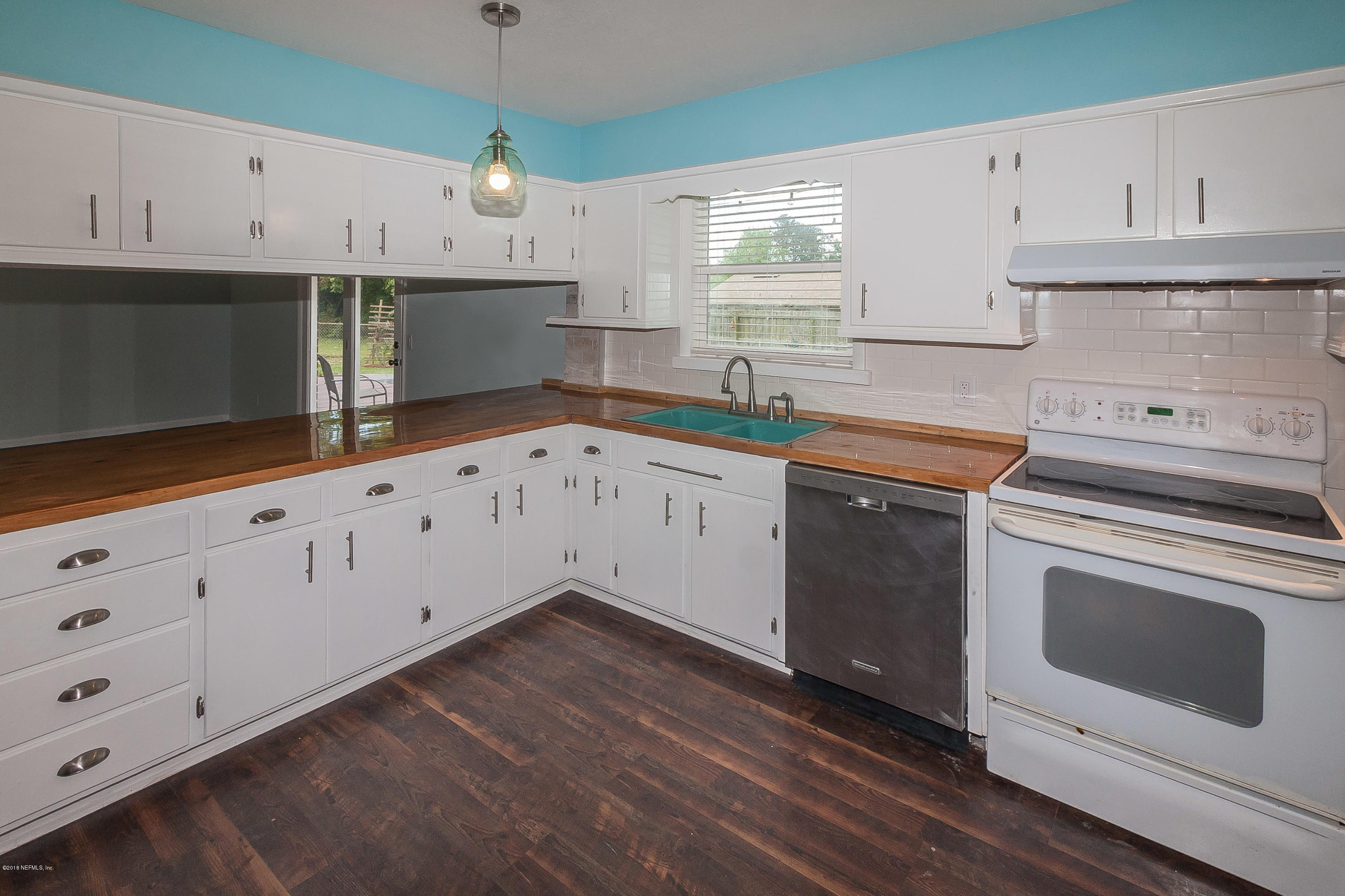 8220 Altama Road Jacksonville, FL 32216 - Photo 6 of 23 Kitchen