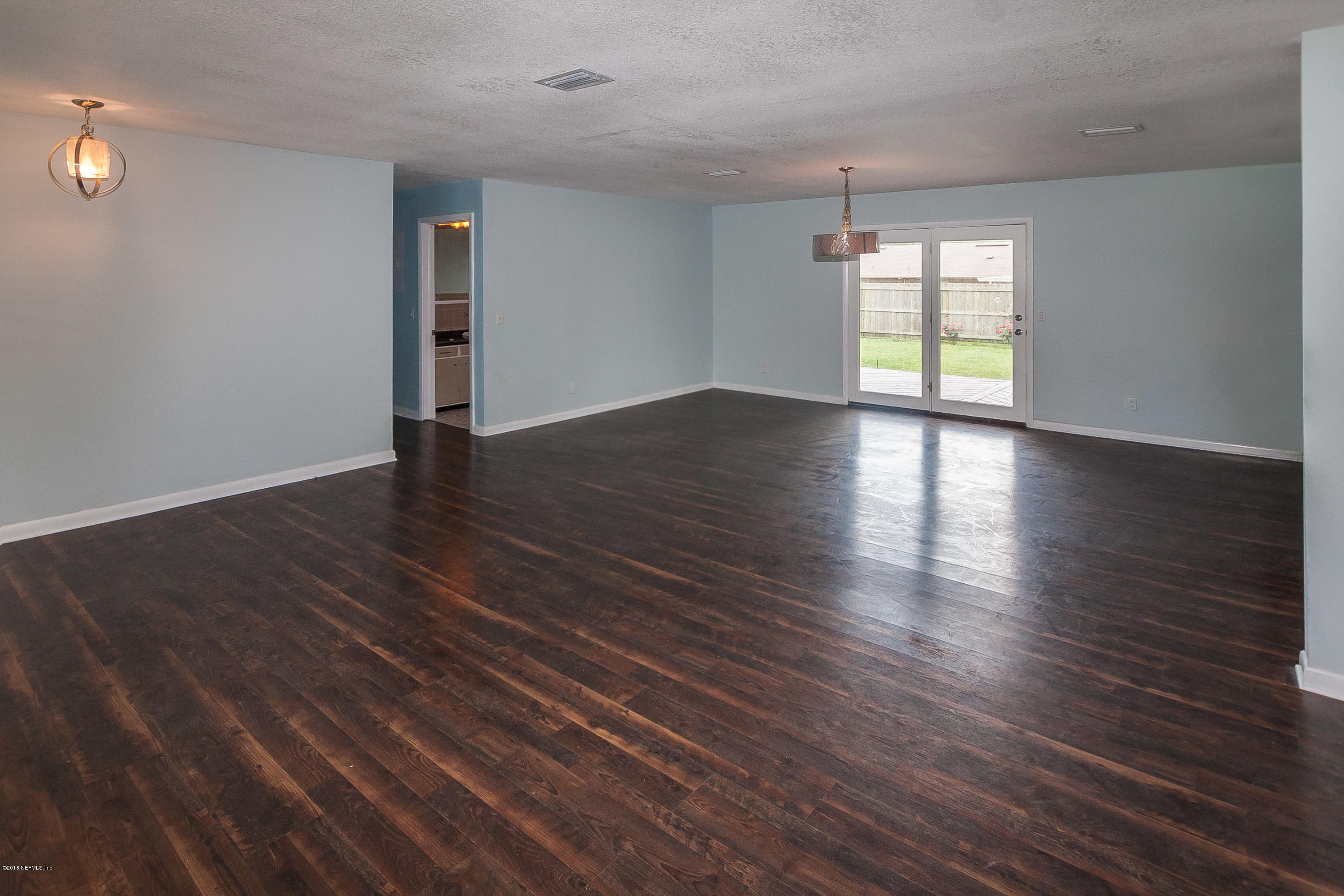 8220 Altama Road Jacksonville, FL 32216 - Photo 10 of 23 Living Area