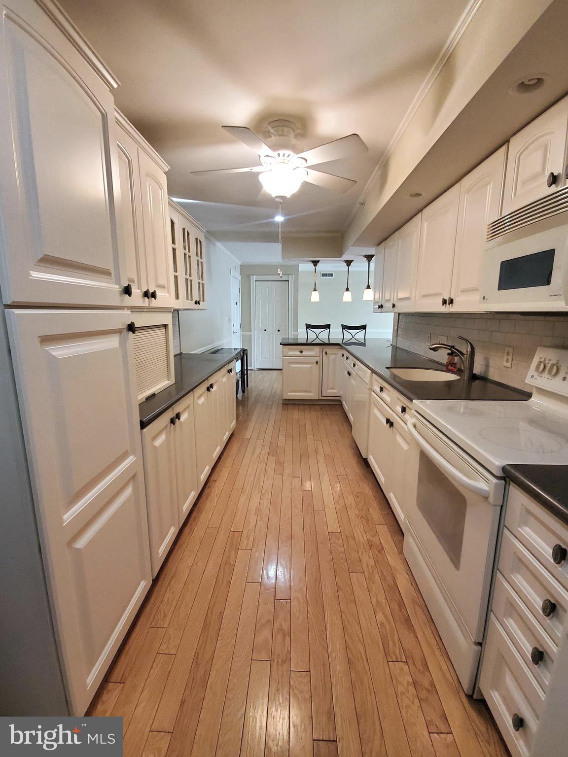 449 Brandon Road Norristown, PA 19403 - Photo 3 of 14 Kitchen