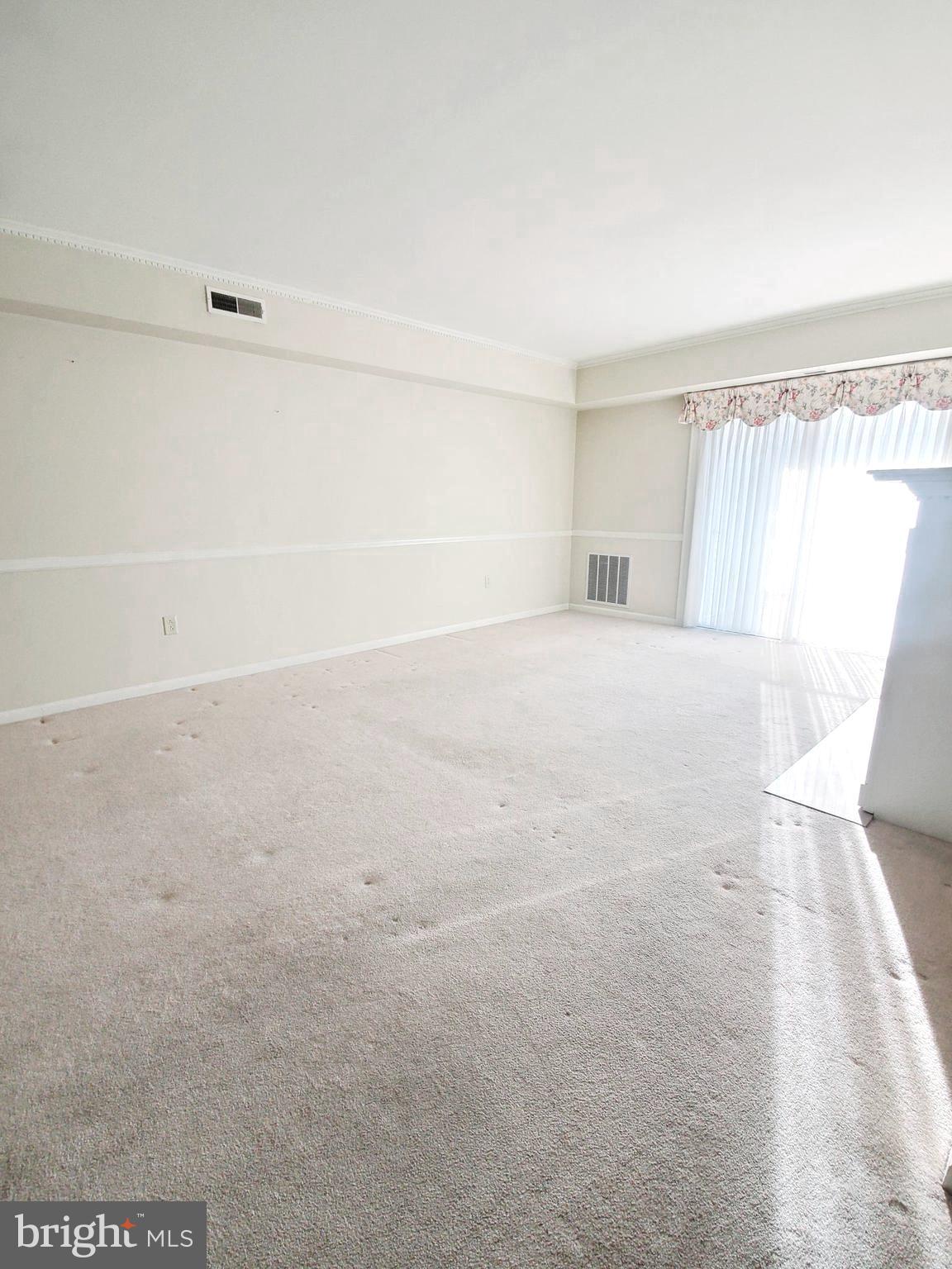 449 Brandon Road Norristown, PA 19403 - Photo 4 of 14 Living Room