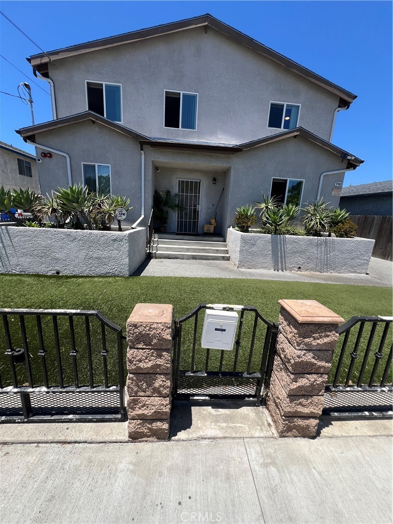 9543 Bandera Street Los Angeles, CA 90002 - Photo 1 of 3