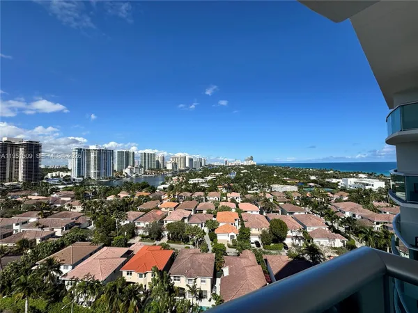 $3,100 | 19370 Collins Avenue, Unit 1520, Sunny Isles Beach, FL 33160