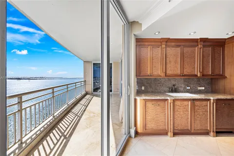 $1,800,000 | 808 Brickell Key Drive, Unit 1802, Miami, FL 33131