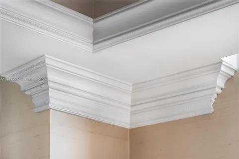 $1,800,000 | 808 Brickell Key Drive, Unit 1802, Miami, FL 33131