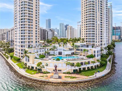 $1,800,000 | 808 Brickell Key Drive, Unit 1802, Miami, FL 33131