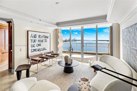 $1,800,000 | 808 Brickell Key Drive, Unit 1802, Miami, FL 33131