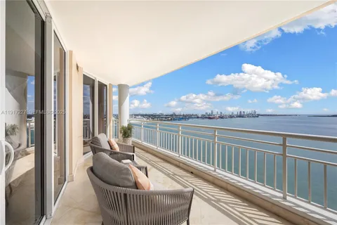 $1,800,000 | 808 Brickell Key Drive, Unit 1802, Miami, FL 33131