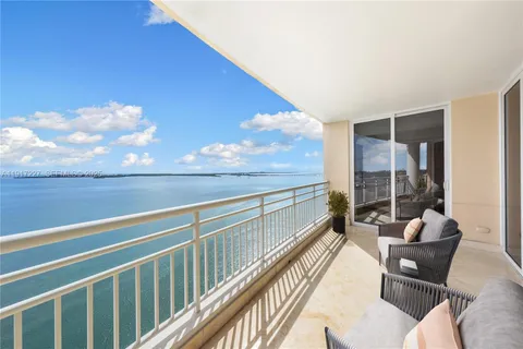 $1,800,000 | 808 Brickell Key Drive, Unit 1802, Miami, FL 33131