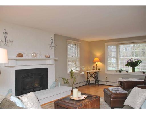 9 Pine Point Road Cape Elizabeth, ME 04107 - Photo 12 of 20 Living Room.