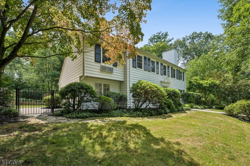 25 W Road Short Hills, NJ 07078 - Photo 2 of 46