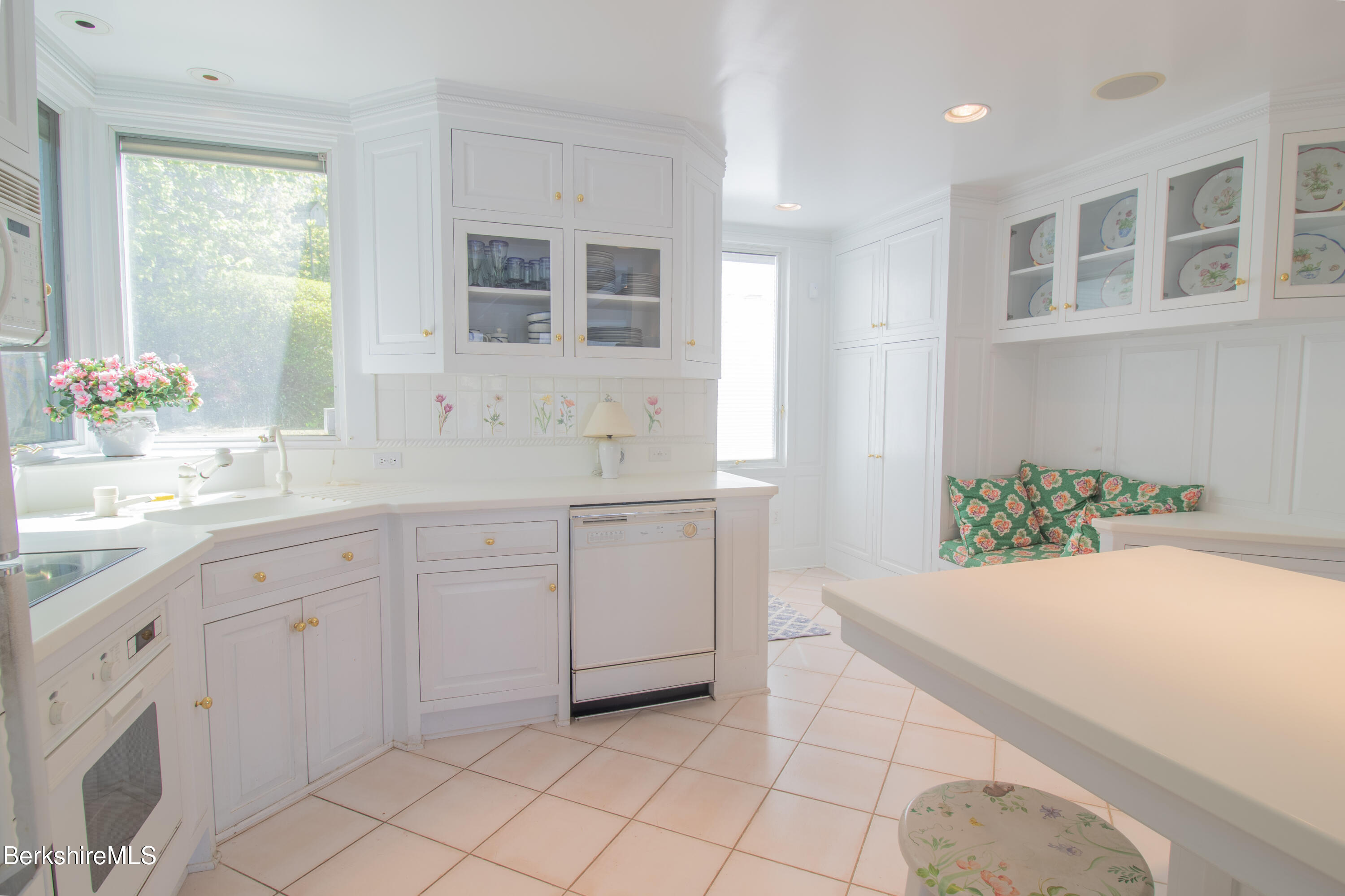 10 Mahkeenac Shores Road Stockbridge, MA 01262 - Photo 14 of 50 Kitchen towards Front Door