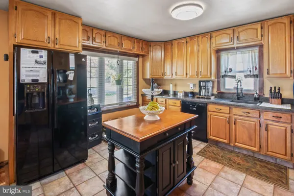 $200,000 | 10 South Hook Road, Pennsville, NJ 08070