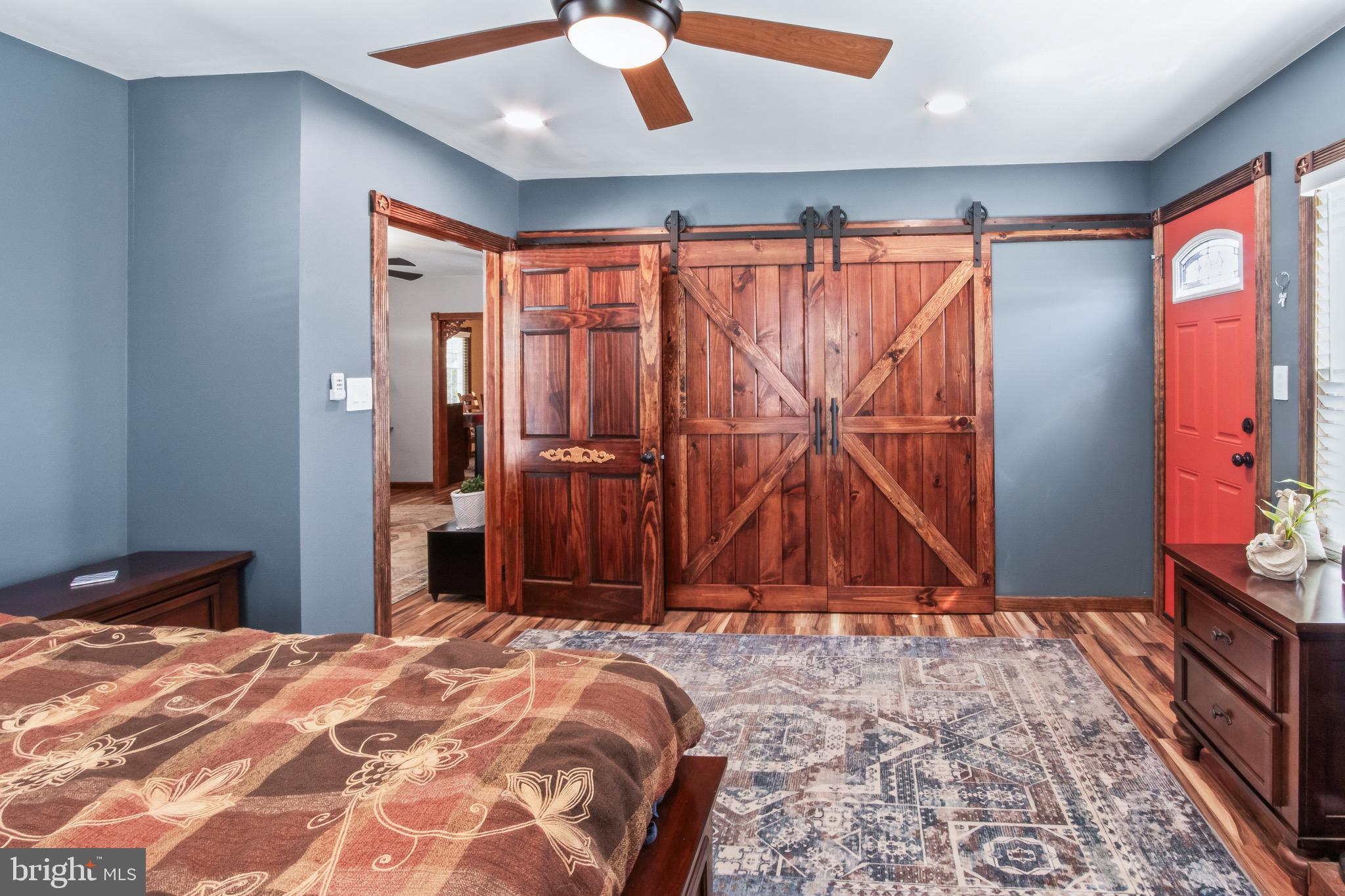 10 South Hook Road Pennsville, NJ 08070 - Photo 26 of 40 a bedroom with a bed and a dresser