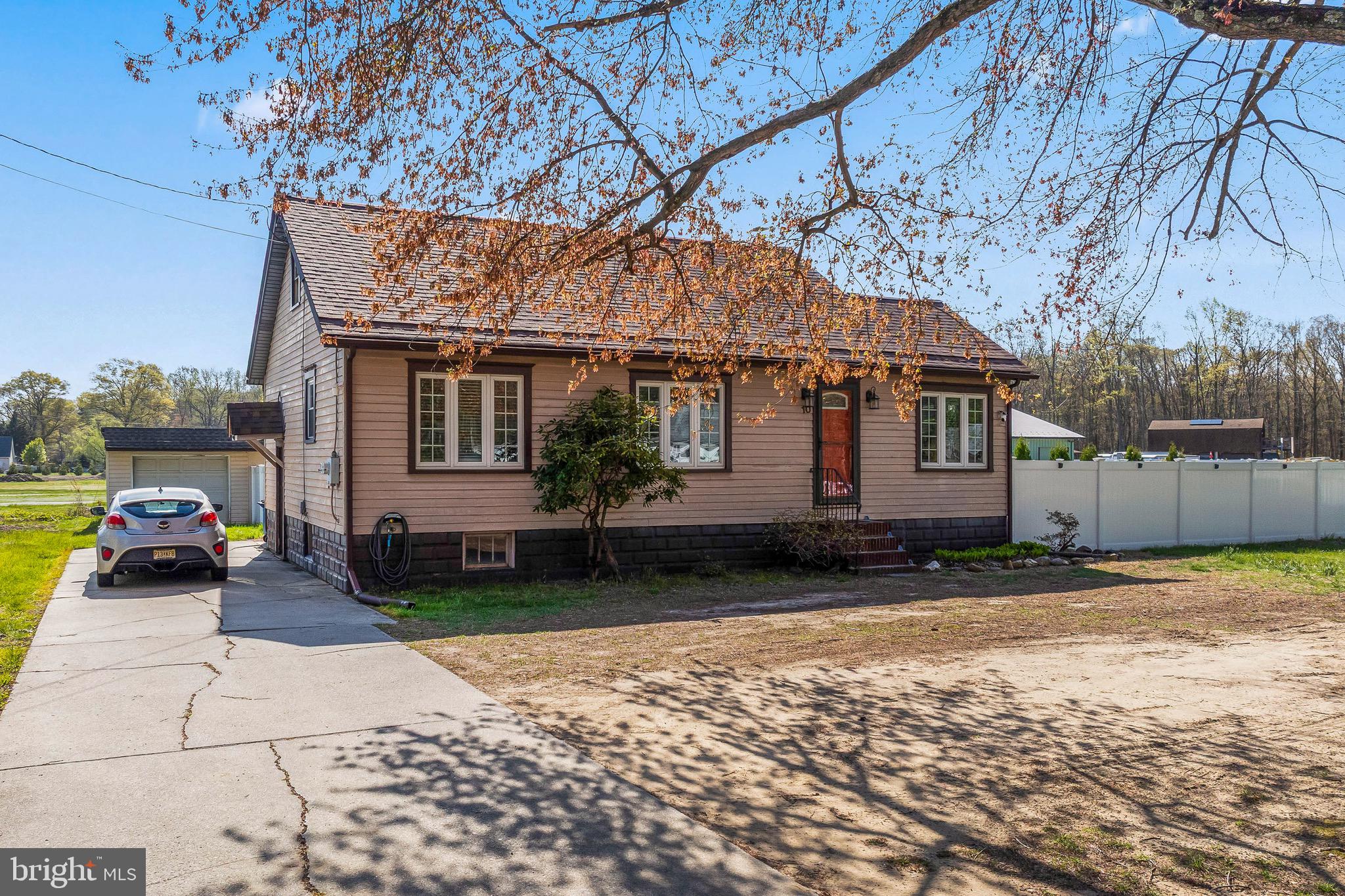 10 South Hook Road Pennsville, NJ 08070 - Photo 3 of 40