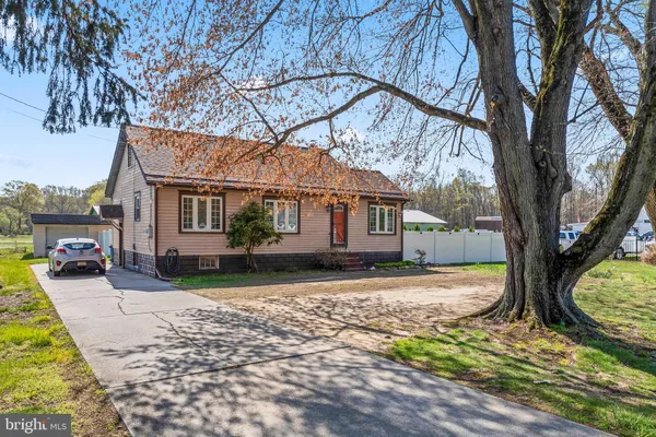 $200,000 | 10 South Hook Road, Pennsville, NJ 08070