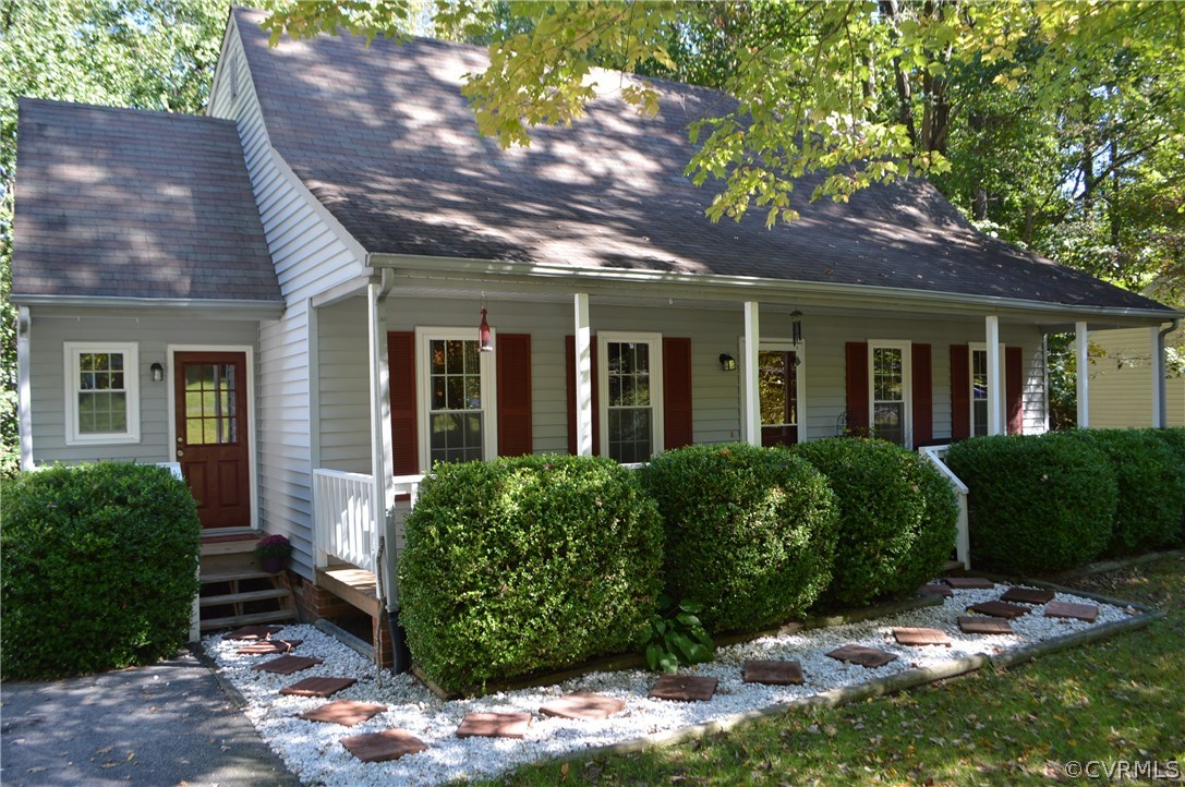 2607 Colgrave Road Midlothian, VA 23112 - Photo 2 of 24