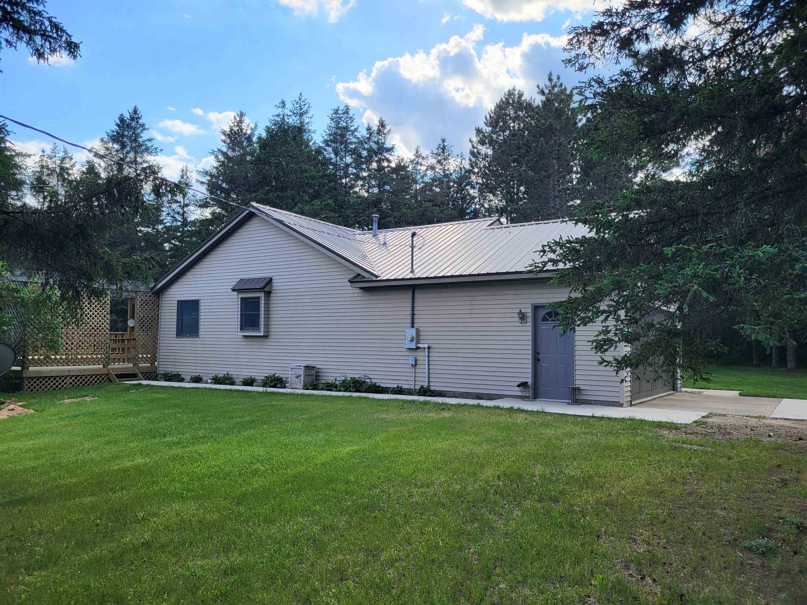 5597 Watson Road Gladwin, MI 48624 - Photo 10 of 47