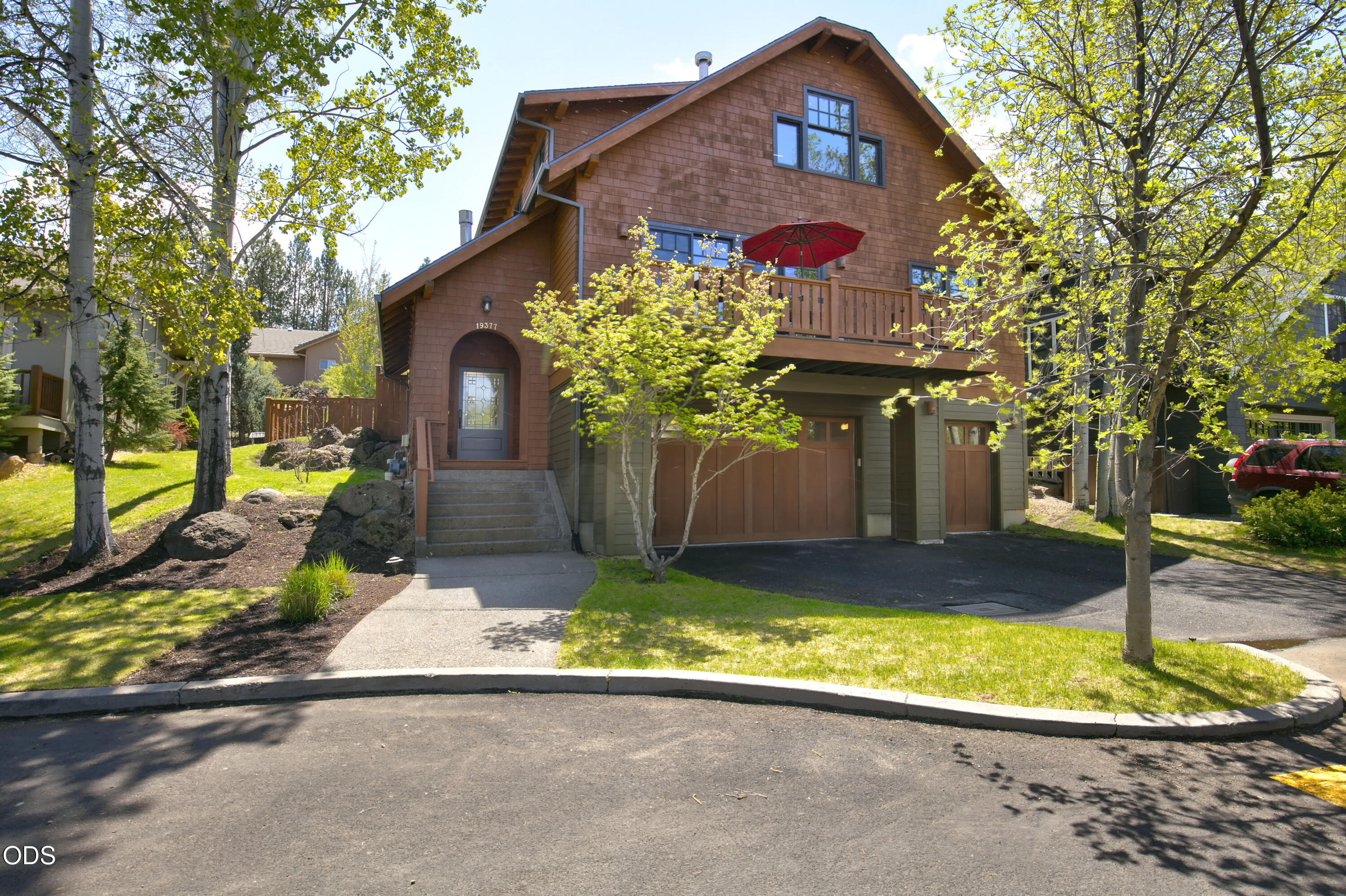 19377 Brookside Way Bend, OR 97702 - Photo 2 of 32