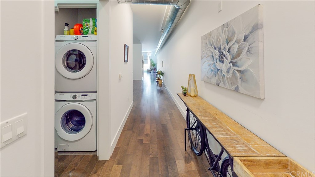 433 Pine Avenue, Unit 308 Long Beach, CA 90802 - Photo 6 of 24 a view of entryway with washer and dryer