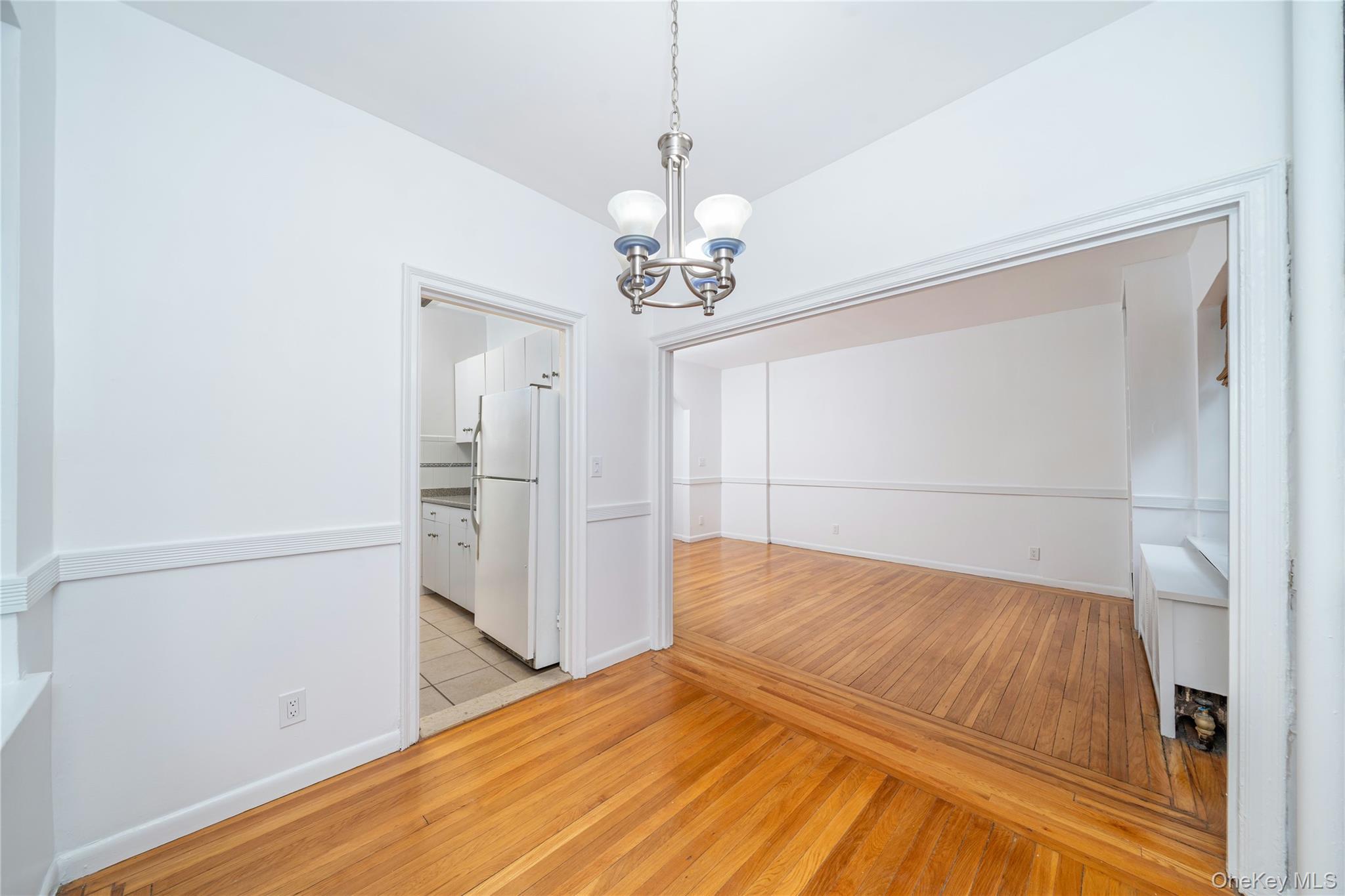 45 Pondfield Road West, Unit 1G Bronxville, NY 10708 - Photo 10 of 17 Dining Room