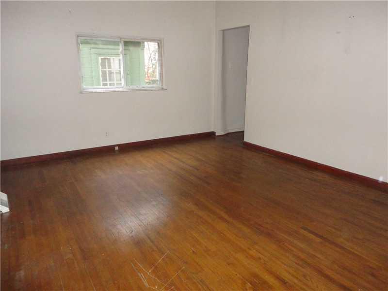 123 Freeport Road Aspinwall, PA 15215 - Photo 3 of 16 Living Room.