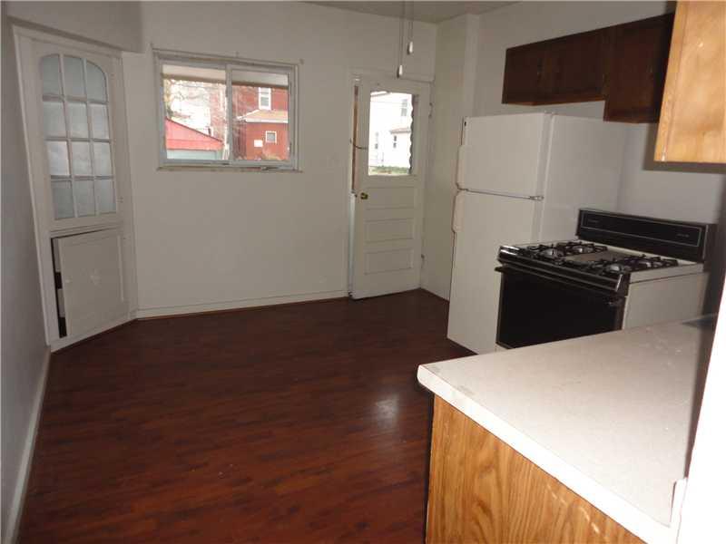 123 Freeport Road Aspinwall, PA 15215 - Photo 4 of 16 Kitchen.