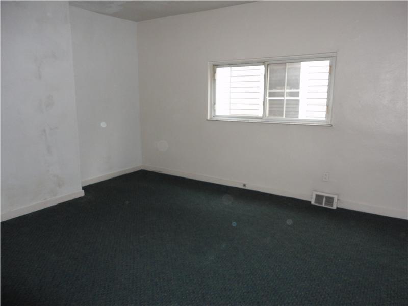 123 Freeport Road Aspinwall, PA 15215 - Photo 7 of 16 Living Room. 2nd fl