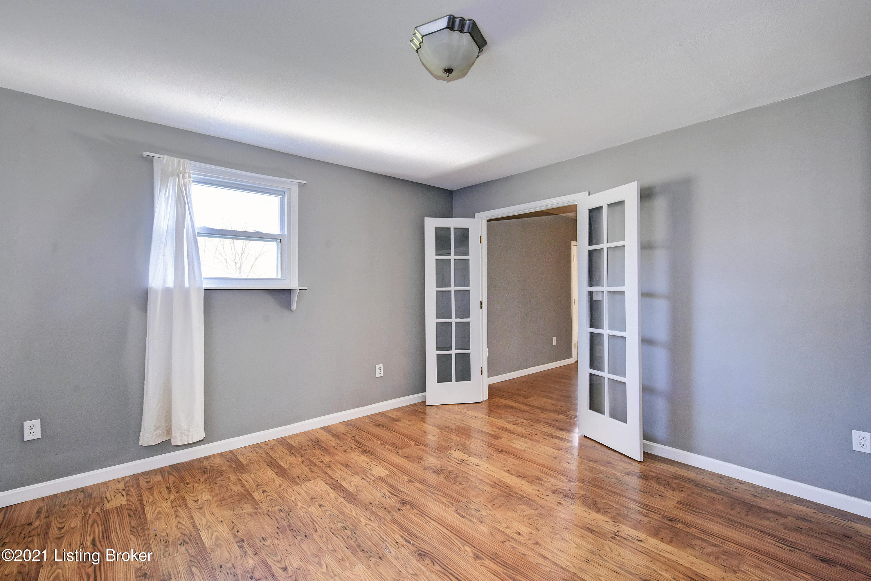 2407 Donna Road Louisville, KY 40216 - Photo 10 of 18 Bedroom 1.1