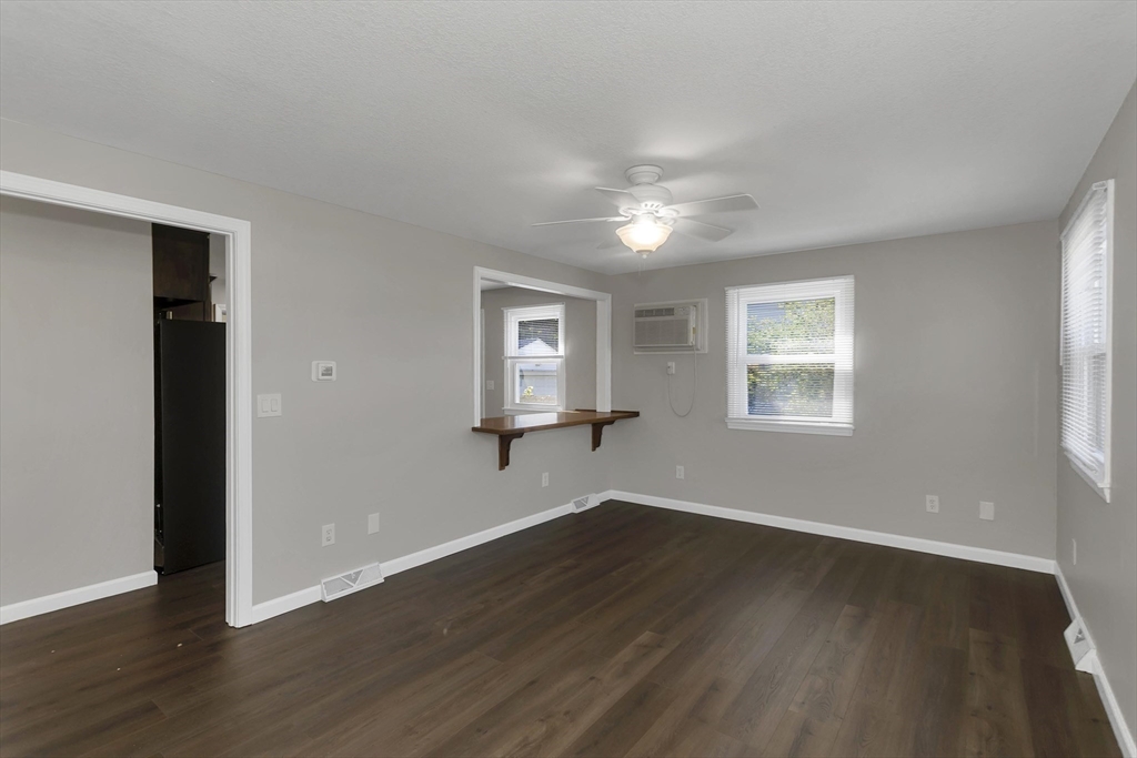 105 Mazarin Street Springfield, MA 01151 - Photo 11 of 25