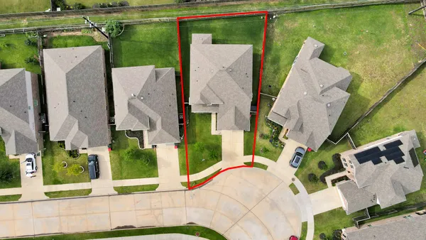 $3,250 | 30243 Twisting Springs Drive, Brookshire, TX 77423