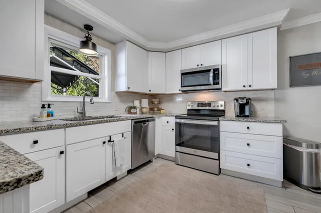 $399,900 | 212 Hoffman Drive, Tallahassee, FL 32312