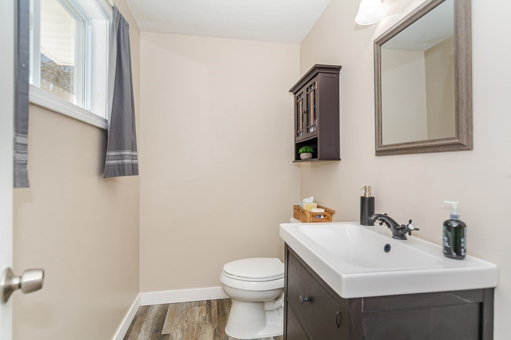 45 Marilyn Road Andover, MA 01810 - Photo 17 of 35 Gallery Image 17