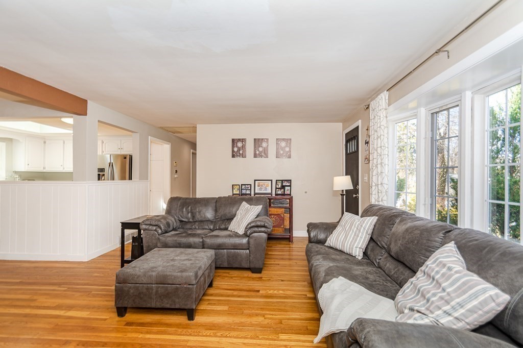 45 Marilyn Road Andover, MA 01810 - Photo 6 of 35 Gallery Image 6