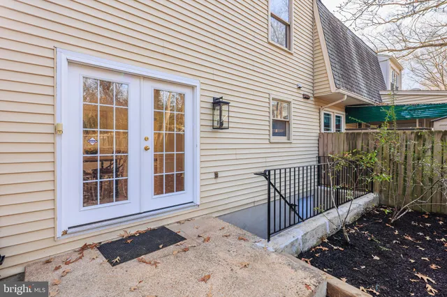 $479,900 | 74 Stratford Drive, Severna Park, MD 21146