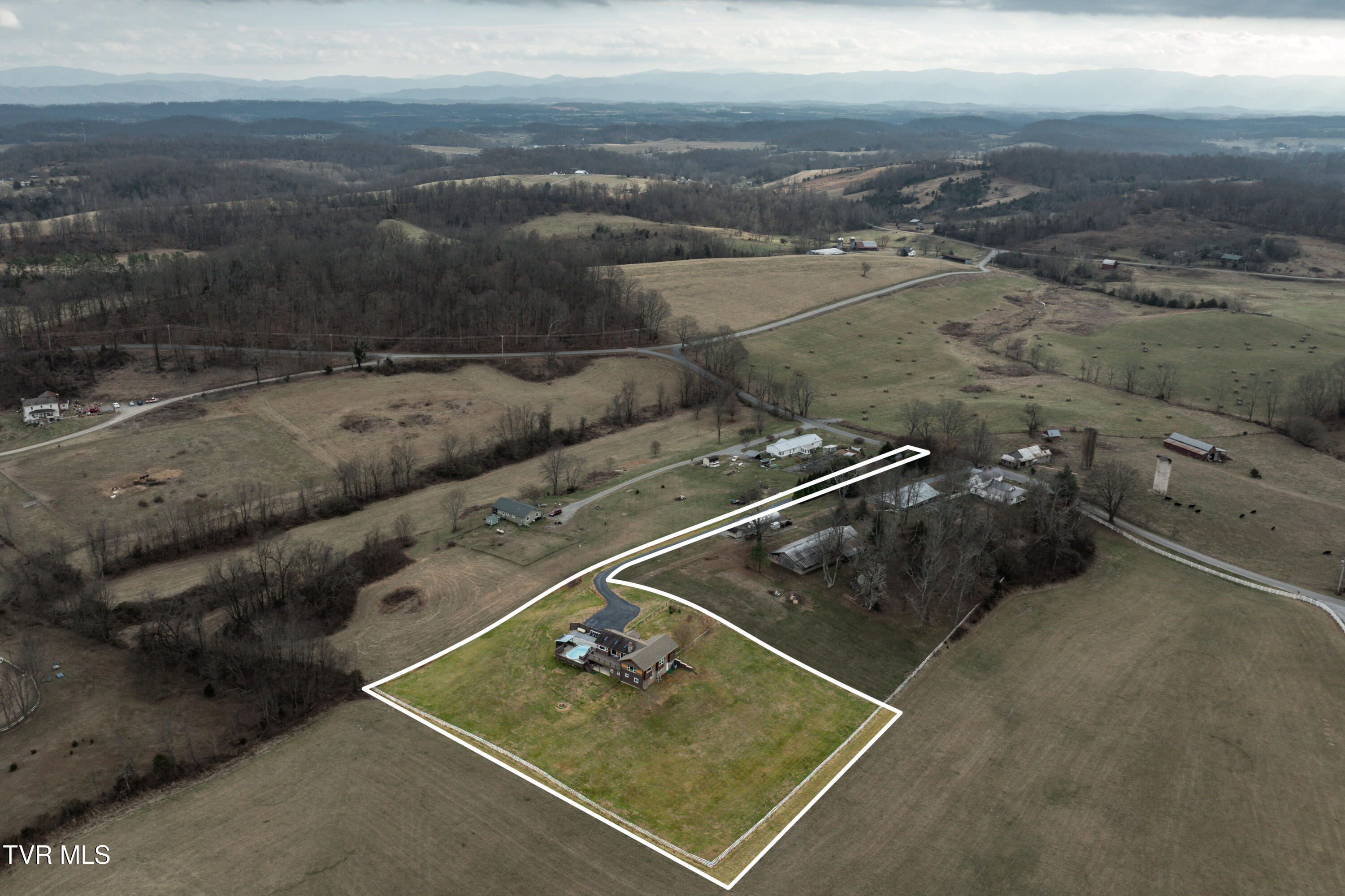 120 Hicks Road Jonesborough, TN 37659 - Photo 3 of 74 120 Hicks Road (5 of 114)