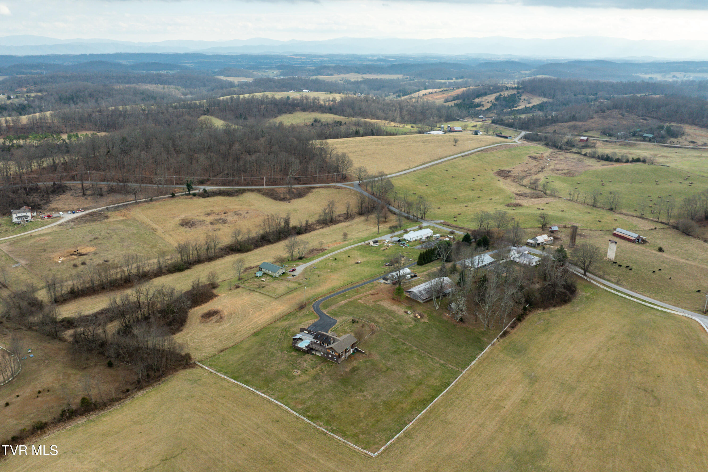 120 Hicks Road Jonesborough, TN 37659 - Photo 4 of 74 120 Hicks Road (6 of 114)
