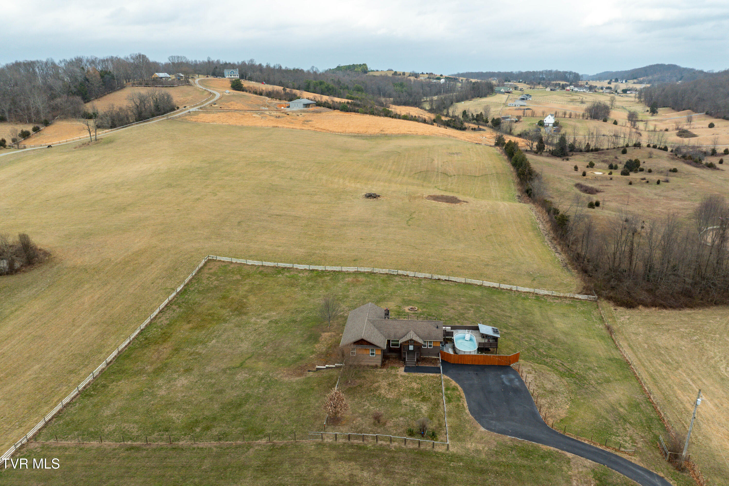 120 Hicks Road Jonesborough, TN 37659 - Photo 6 of 74 120 Hicks Road (16 of 114)