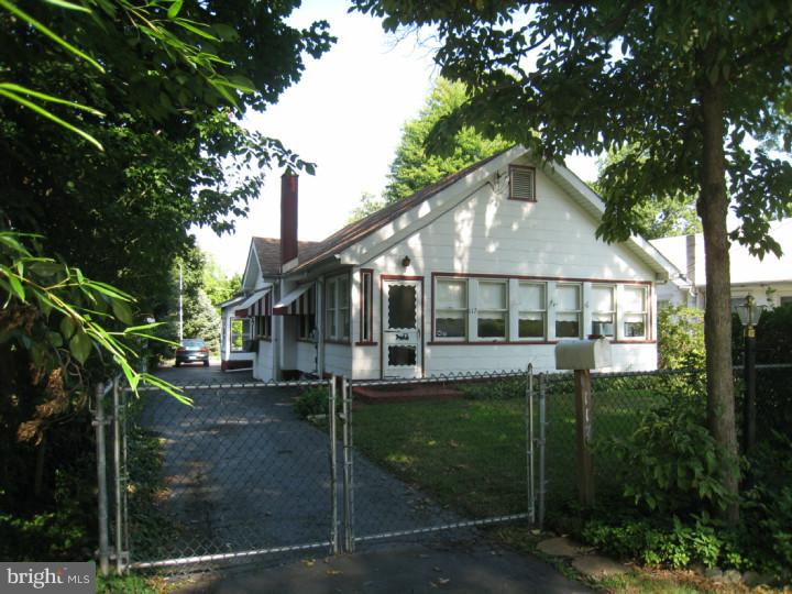 117 Manor Road Hatboro, PA 19040 - Photo 1 of 10 Exterior Front