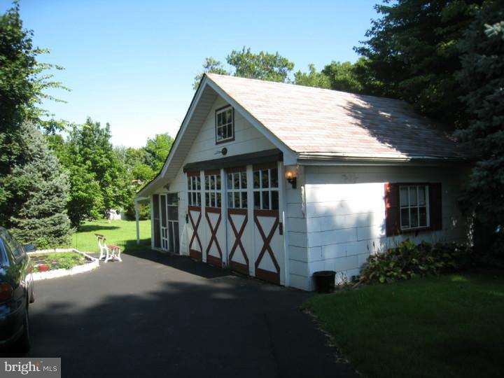 117 Manor Road Hatboro, PA 19040 - Photo 3 of 10 Barn