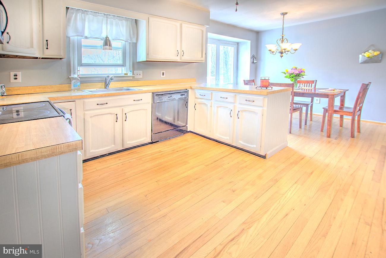 330 Maple Street Downingtown, PA 19335 - Photo 11 of 32 Kitchen