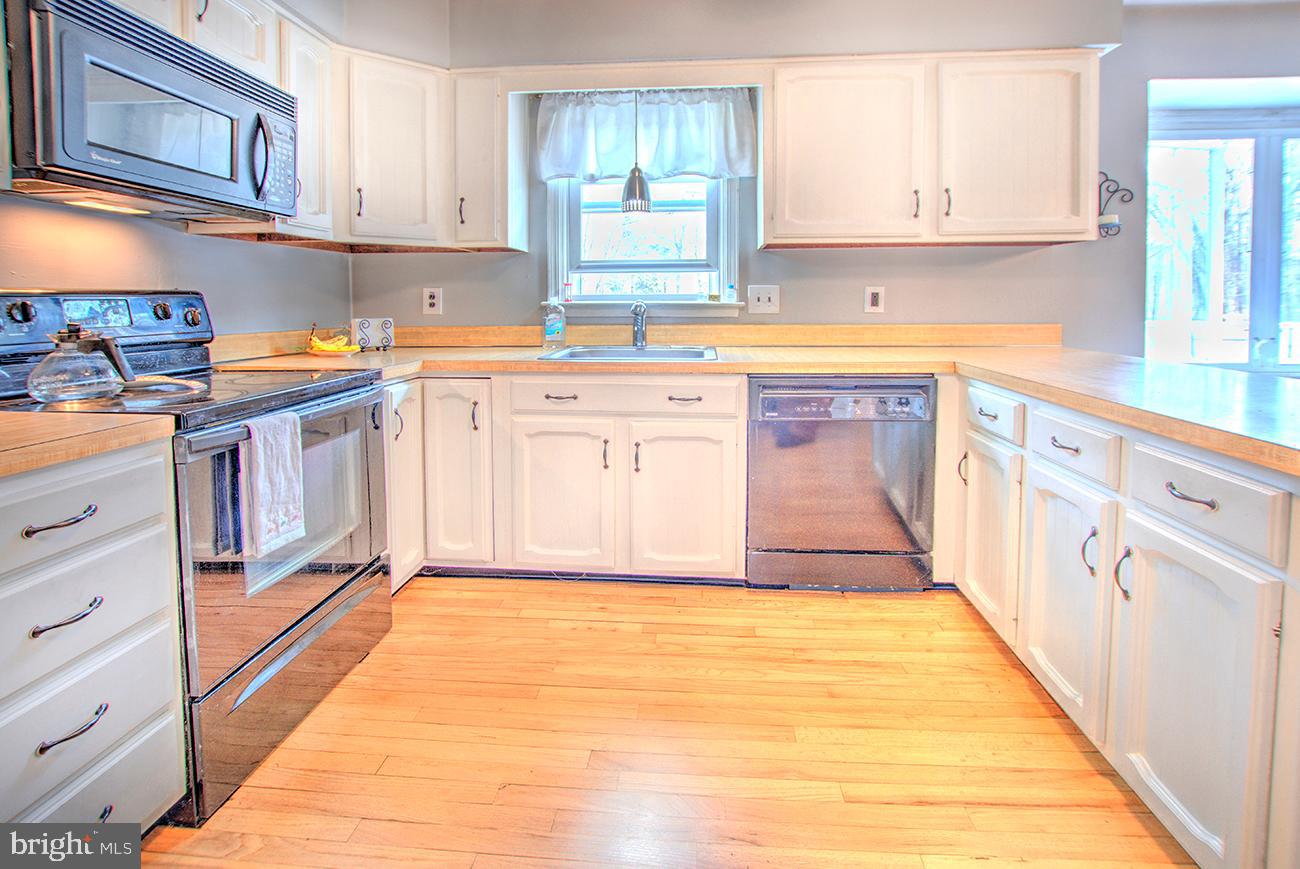 330 Maple Street Downingtown, PA 19335 - Photo 12 of 32 Kitchen