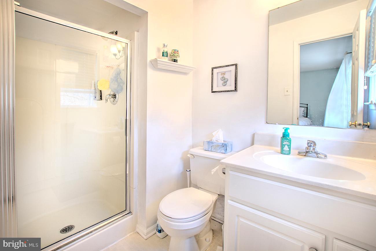 330 Maple Street Downingtown, PA 19335 - Photo 20 of 32 Main bathroom