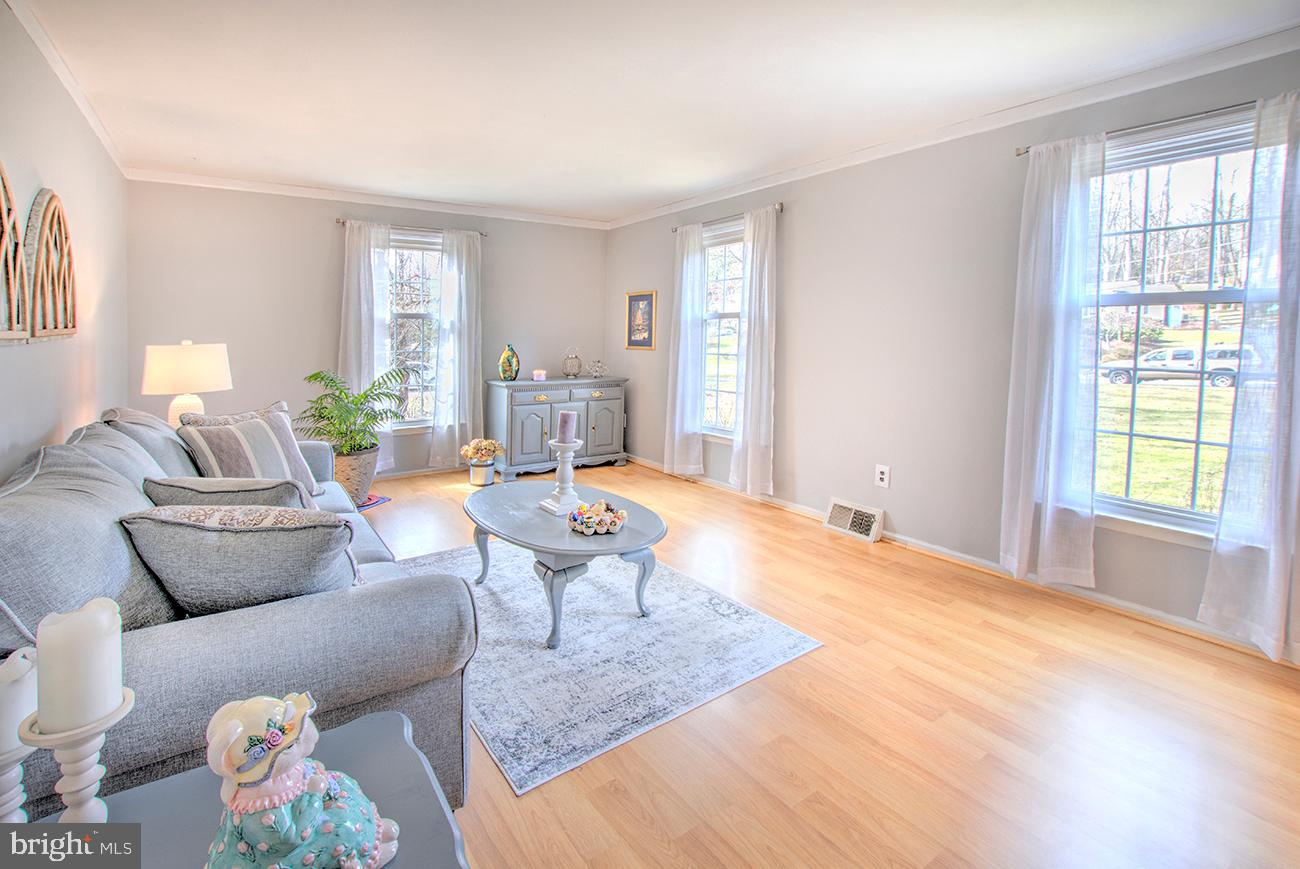 330 Maple Street Downingtown, PA 19335 - Photo 6 of 32 Living room