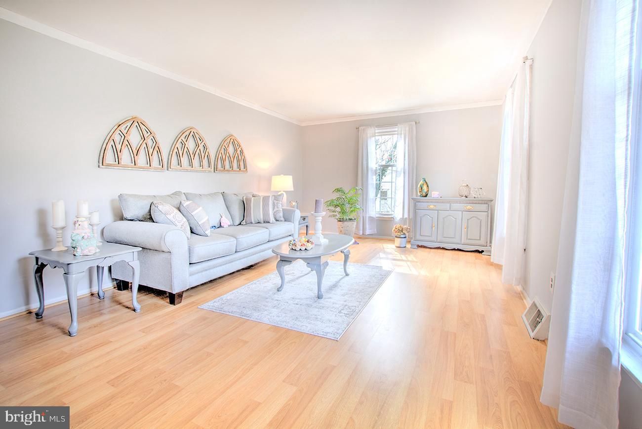 330 Maple Street Downingtown, PA 19335 - Photo 7 of 32 Living room