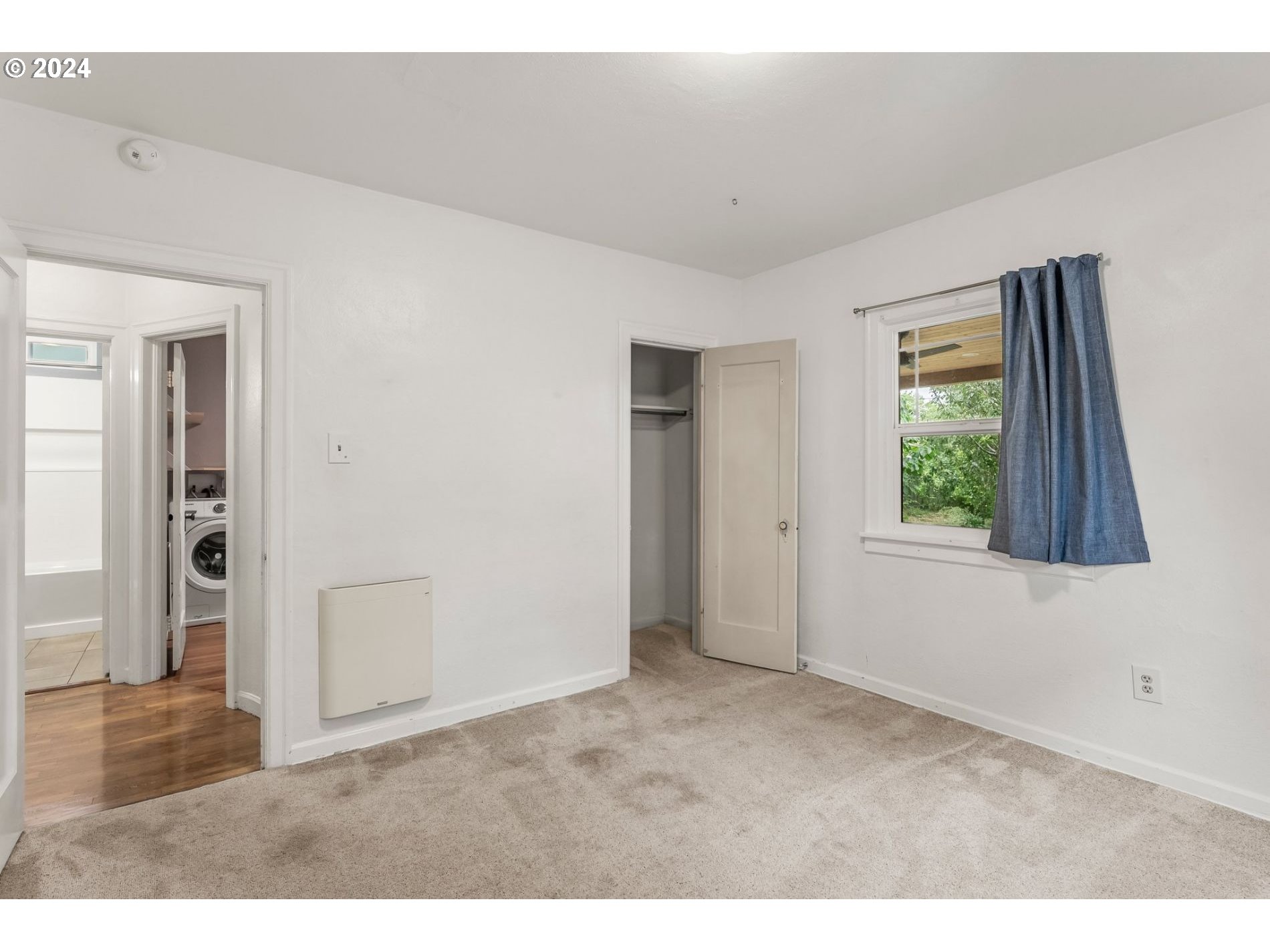 1343 West Broadway Eugene, OR 97402 - Photo 6 of 10 a view interior of a house and an empty room